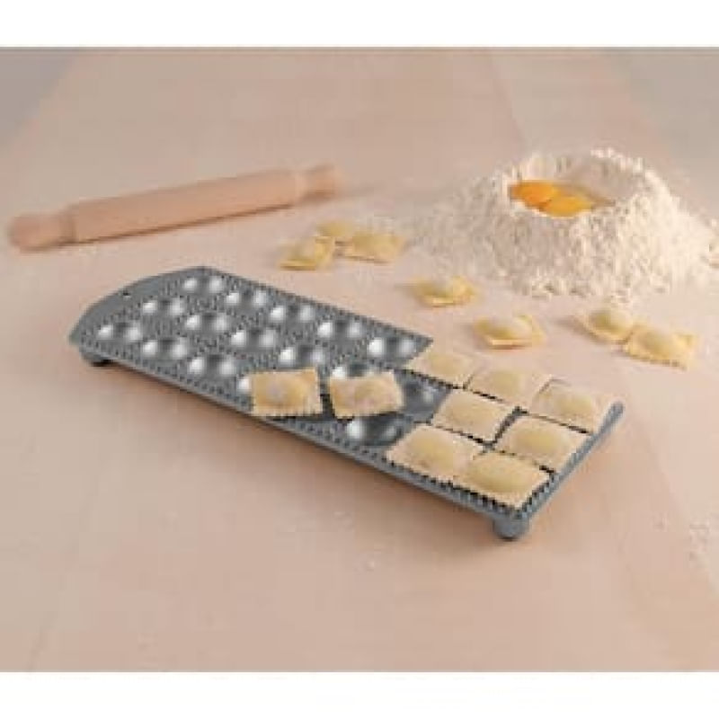 Molde para Ravioli Redondo Eppicotispai em Alumínio com Rolo para Massa - 4 cm