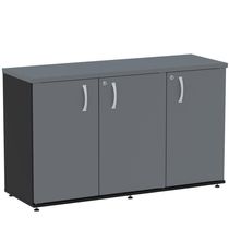 Armário Baixo Credenza Pe25 Pandin 121,50 Cm (Largura) Em Mdp Preto E Grafito Com Três Portas