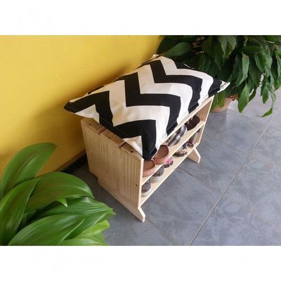 Sapateira Madeira Puff Chevron Preto E Branco