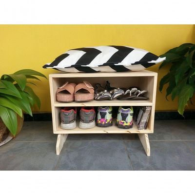 Sapateira Madeira Puff Chevron Preto E Branco