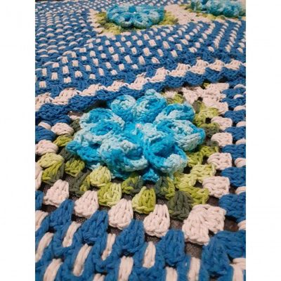 Tapete De Crochê Artesanal Azul Com Flor