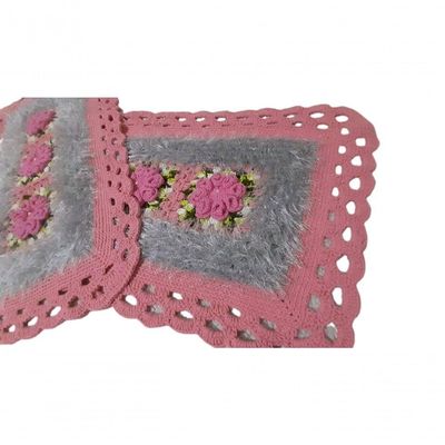 Tapete De Crochê Rosa E Cinza Artesanal