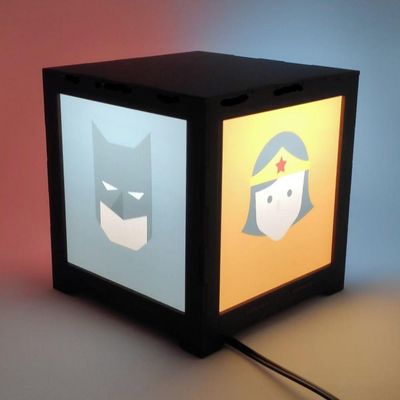 Luminária Box Liga Da Justiça Em Mdf