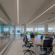 Luminária Led Taschibra Sobrepor Perfil Convex 111 34w Preta Bivolt 2700k Luz Quente