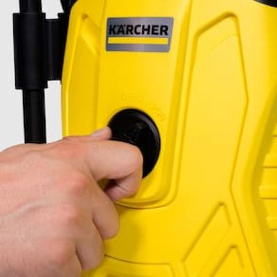 Lavadora de Alta Pressão Karcher Compacta 1500 PSI/Libras 1200W 300L/h com Aplicador de Detergente e Lança Regulável Amarela/Preta / 220