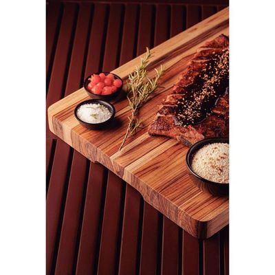 Tábua Com Empunhadura Churrasco Em Madeira Teca Fsc Com Acabamento Em óleo Mineral 40x30