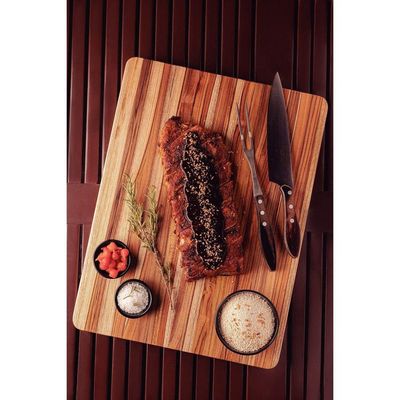 Tábua Com Empunhadura Churrasco Em Madeira Teca Fsc Com Acabamento Em óleo Mineral 40x30