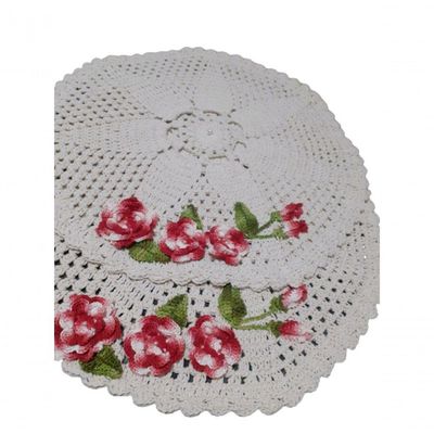 Tapete Branco Com Flor De Crochê Artesanal
