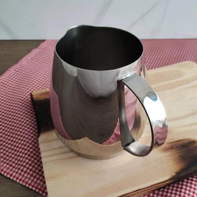 Bule Inox Com Alça Lyr Barista 550ml Para Café Chá Leite Mesa Servrir Aço Inoxidável Jarra