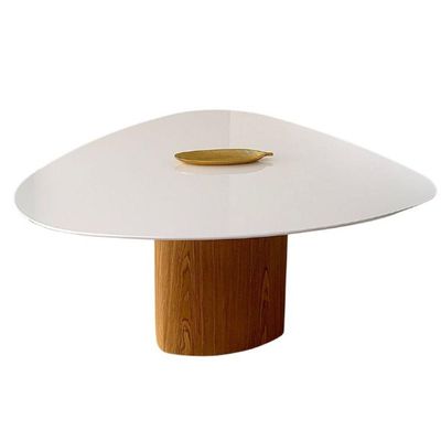 Mesa De Jantar Orgânica 160x165 Cm Tampo Laca Branca Base Freijó Cor Marrom