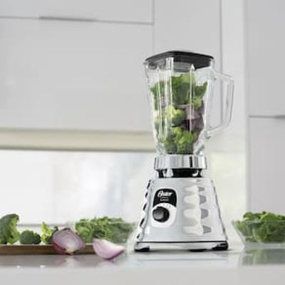 Liquidificador Oster New Osterizer Clássico BLST4655 Prata com Copo de Vidro, 700W e 3 Velocidades Prata / 110