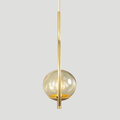 Pendente Lustre On Loop Dourado Com Globo De Vidro Ambar