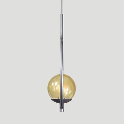 Pendente Lustre On Loop Prata Com Globo De Vidro âmbar