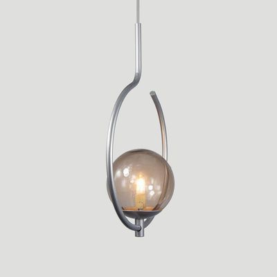 Pendente Lustre On Loop Prata Com Globo De Vidro Fumê