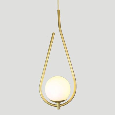 Kit 2 Pendentes Lustres On Drop Dourado Globo De Vidro Branco