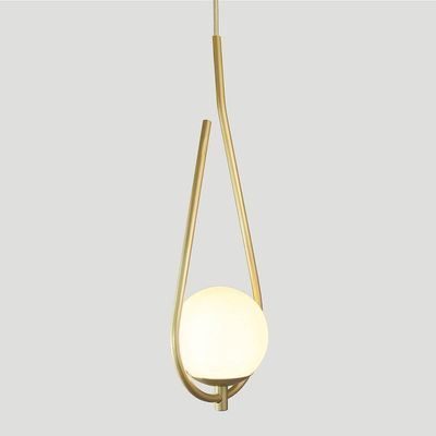 Kit 2 Pendentes Lustres On Drop Dourado Globo De Vidro Branco