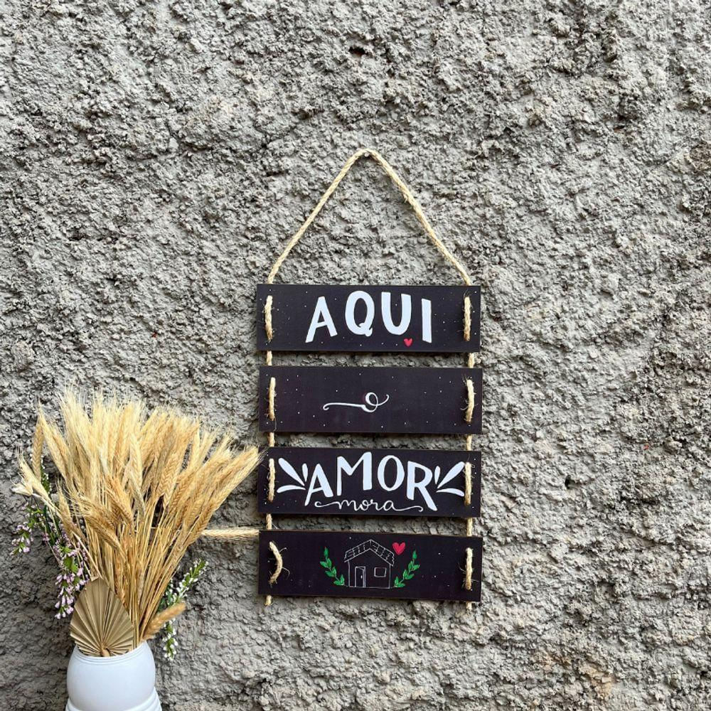 Placa Decorativa Em Mdf Com Corda Aqui O Amor Mora