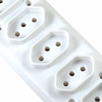 Tomada Extensão Com 5 Saídas 100 Até 250v Corrente 10a