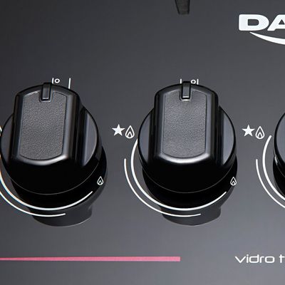 Fogão a Gás de Piso 5 Bocas Dako Magister Mesa de Vidro Preto Preto / Bivolt