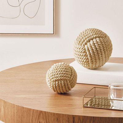 Enfeite Decorativo esfera em Poliresina Off White 19x19cm
