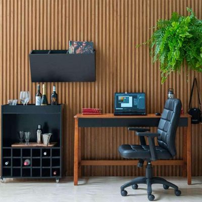 Conjunto de Mesa New com Cadeira de Escritório Diretor Giratória Fitz com Braços Ajustáveis Preta