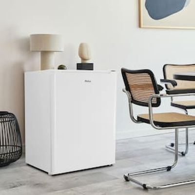 Frigobar Philco PFG85B com Controle de Temperatura e Porta Reversível  Branco Branco / 220