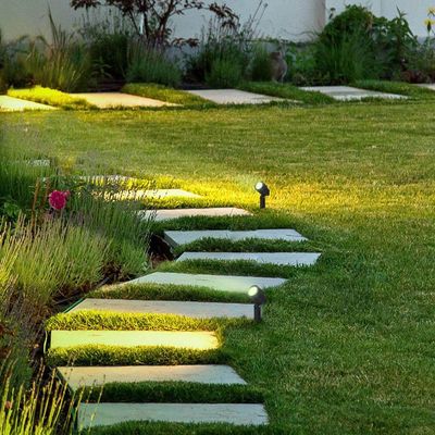 Espeto Para Jardim Germany Clear Led 6w Bivolt Preto Luz Verde