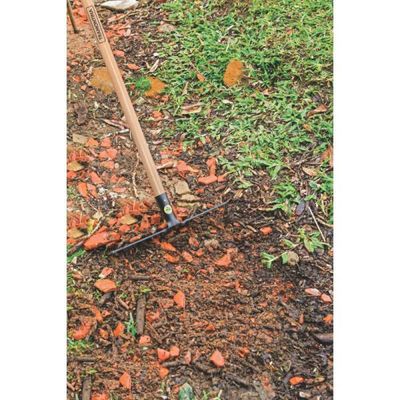 Ancinho Curvo Leve com 16 Dentes Tramontina em Aço sem Cabo