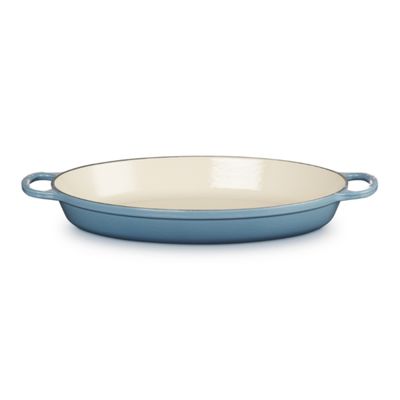 KIT LE CREUSET ASSADEIRA OVAL 36CM E 4 PRATOS RASOS 22CM EM CERÂMICA AZUL CHAMBRAY