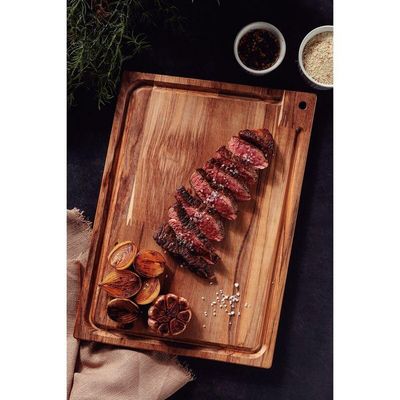 Tábua Para Churrasco Tramontina Retangular Média Em Madeira Teca Com Acabamento Natural 33x20 Cm