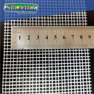 Tela Poliester 550 2x2mm Com Largura 1 Metro E 50 Metros De Comprimento - 50m2