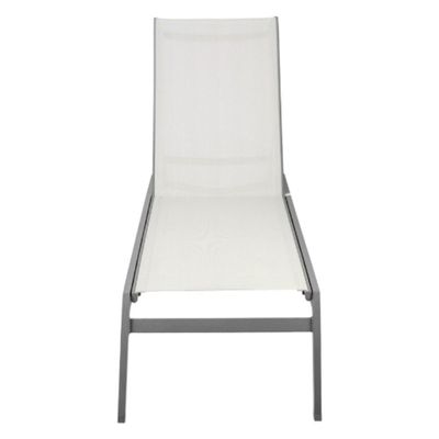Espreguiçadeira Chaise Outdoor Externa Itaguá Rivatti Alumínio Amêndoa Tela Mesh Bege Com Rodinhas