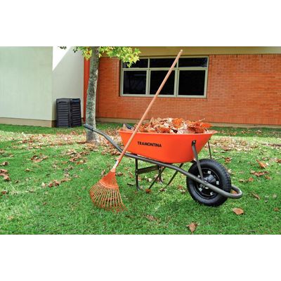 Vassoura Jardim Metálica Fixa 22 Dentes Tramontina