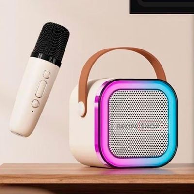 Caia na Festa com a Caixa de Som Bluetooth Rosa + Microfone para Karaokê com LED