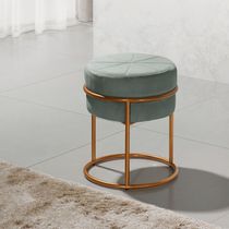 Kit 2 Puff Industrial Istambul Veludo Cinza Base Em Ferro Cobre - Luxo Estofados - Cor: Cinza