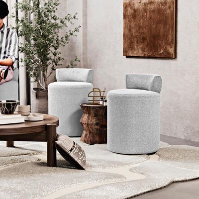 Kit 02 Puffs Decorativos Orgânicos Living Aegon Minimalista Bouclê Cinza Claro - Desk Design