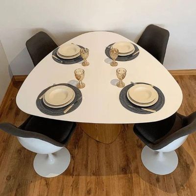 Mesa De Jantar Cone Orgânica Redonda 100x103 Cm Base Freijó Com Tampo Laqueado
