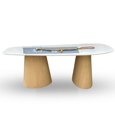 Mesa De Jantar Orgânica 160x90cm Base Carvalho Tampo Laca