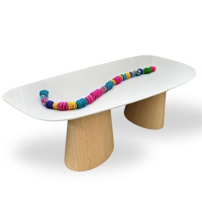 Mesa De Jantar Orgânica 198x122cm Base Carvalho Tampo Laca