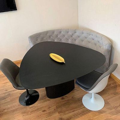 Mesa De Jantar Cone Orgânica Redonda 160x164 Cm Base ébano Tampo ébano