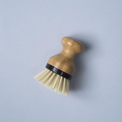 Escova De Bambu Oikos Redonda Preta Para Limpeza