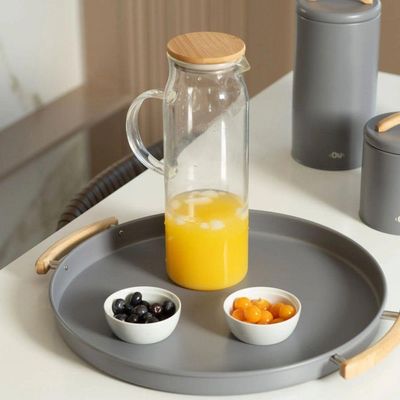 Kit Para Servir Com 01 Jarra De Vidro 1,15 L + 01 Porta Frios + 01 Boleira Em Bambu Ou