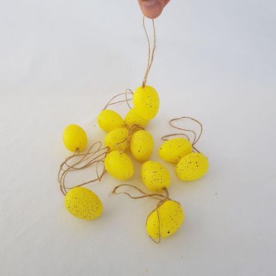 Kit Com 12 Ovinhos De Páscoa Amarelo