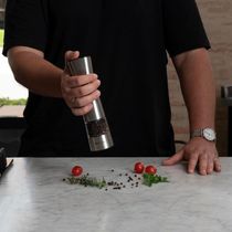 Moedor Elétrico Para Sal E Pimenta Cosmopolitan Em Inox 21cm Maxwell & Williams