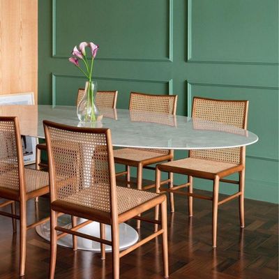 Mesa De Jantar Saarinen Oval 120x80 Cm Mármore Branco Extra Base Branca