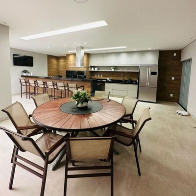 Mesa 1,50m De Jantar Zurick Pétalas Em Madeira Com Centro Giratório Alumínio Preto