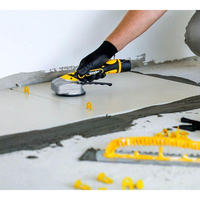Máquina Para Assentar Piso Vonder A Bateria 12V Com Ventosa MAP120 Pisos Porcelanatos
