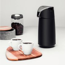 Garrafa Térmica Tramontina Exata 1L para Café Água Chá em Plástico com Ampola de Vidro Preta