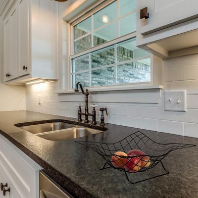 Fruteira de Mesa Aramada Preta com Pedestal Porta Frutas e Verduras de Bancada Cozinha Utimil