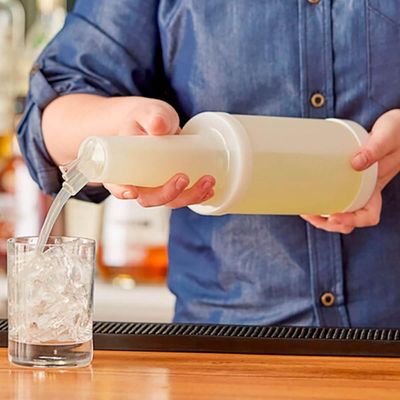 Kit 4 Garrafa Plásticas Store'n Pour 1L Branca Armazenar e Servir Bebidas Destiladas